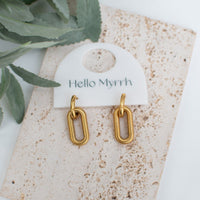 Ribbed Link Gold Earrings with Modern Design