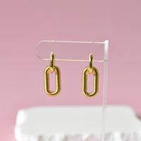 Ribbed Link Gold Earrings with Modern Design