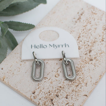 Ribbed Link Silver Earrings with Modern Design